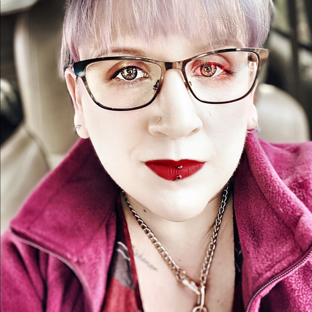 Meet your Posher, Amanda